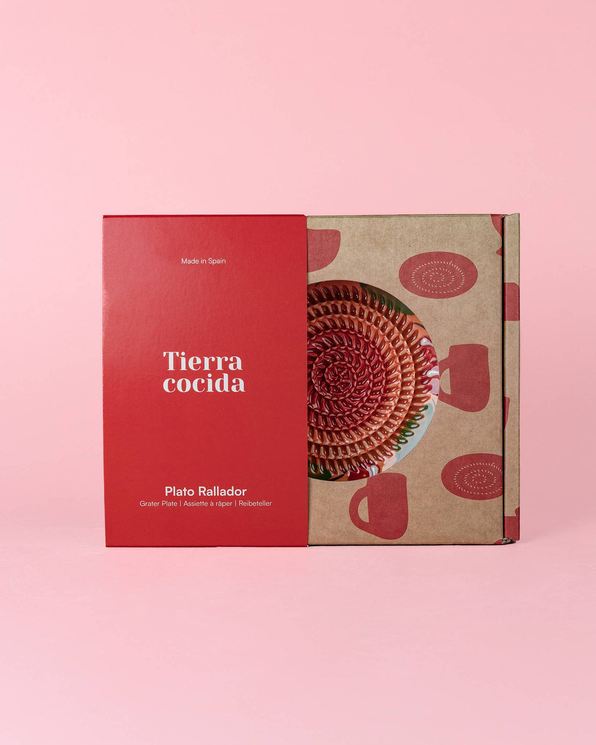 Medium vintage ceramic garlic grater plate with Provençal design by Alfar Tierra Cocida, featuring a textured surface for grating garlic.