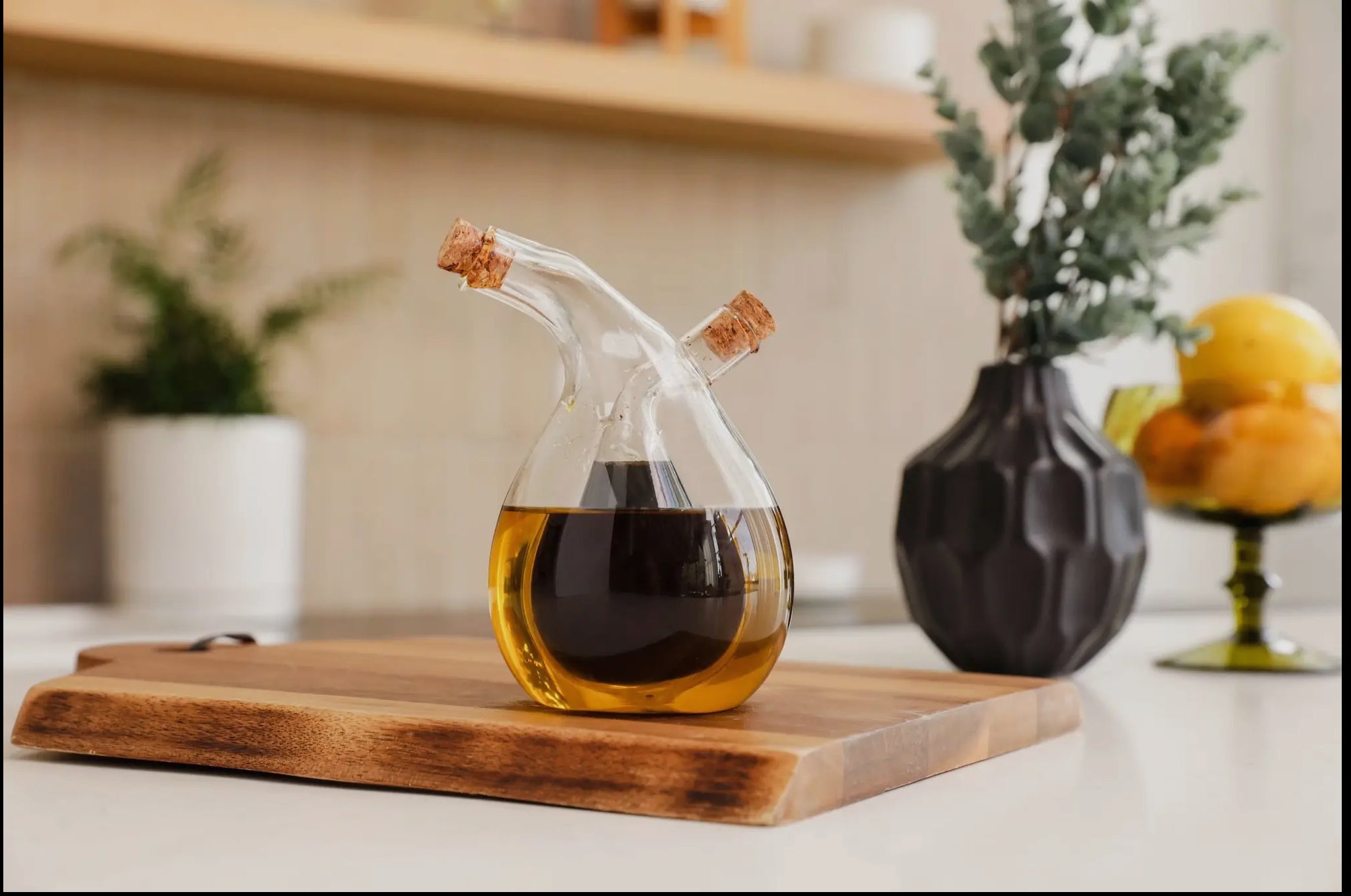 Glass oil and vinegar dispenser