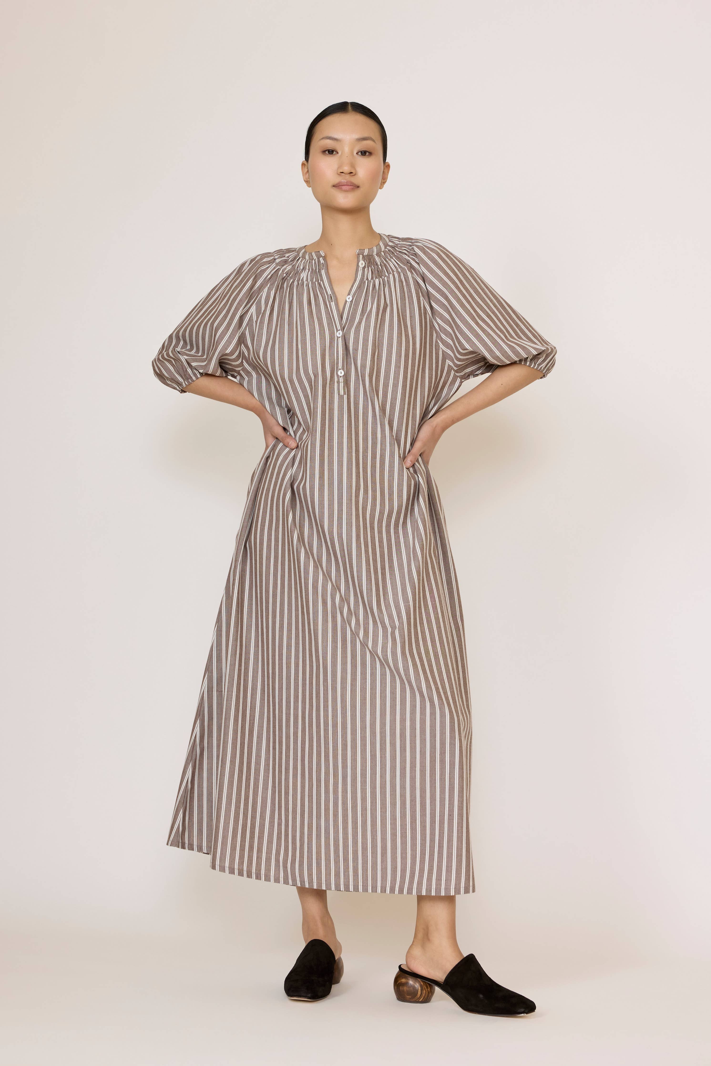 LAUDE popover tunic dress in acorn stripe with a relaxed fit and casual style, featuring a gathered neckline and long sleeves.