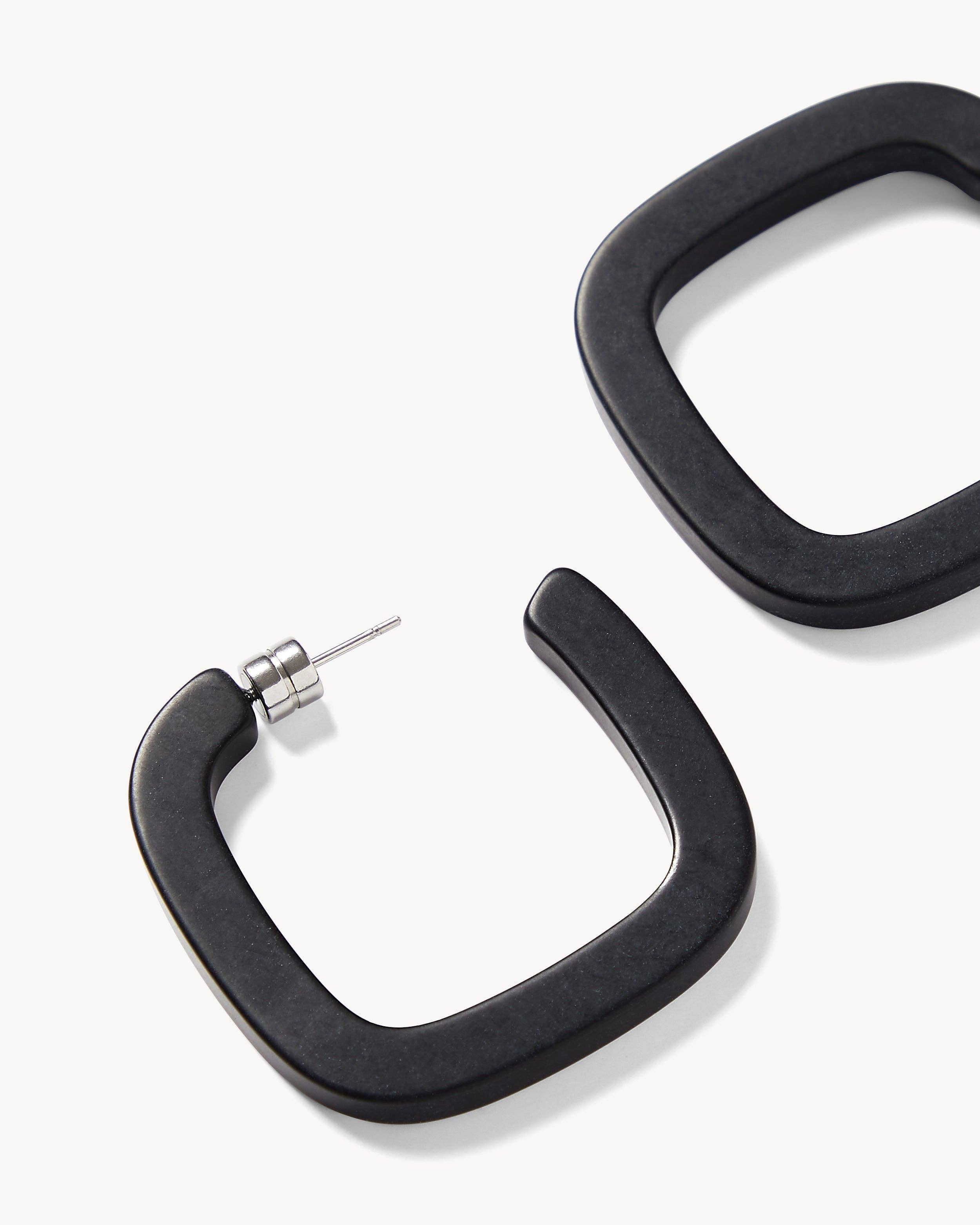Midi Square Hoops in Black Matte