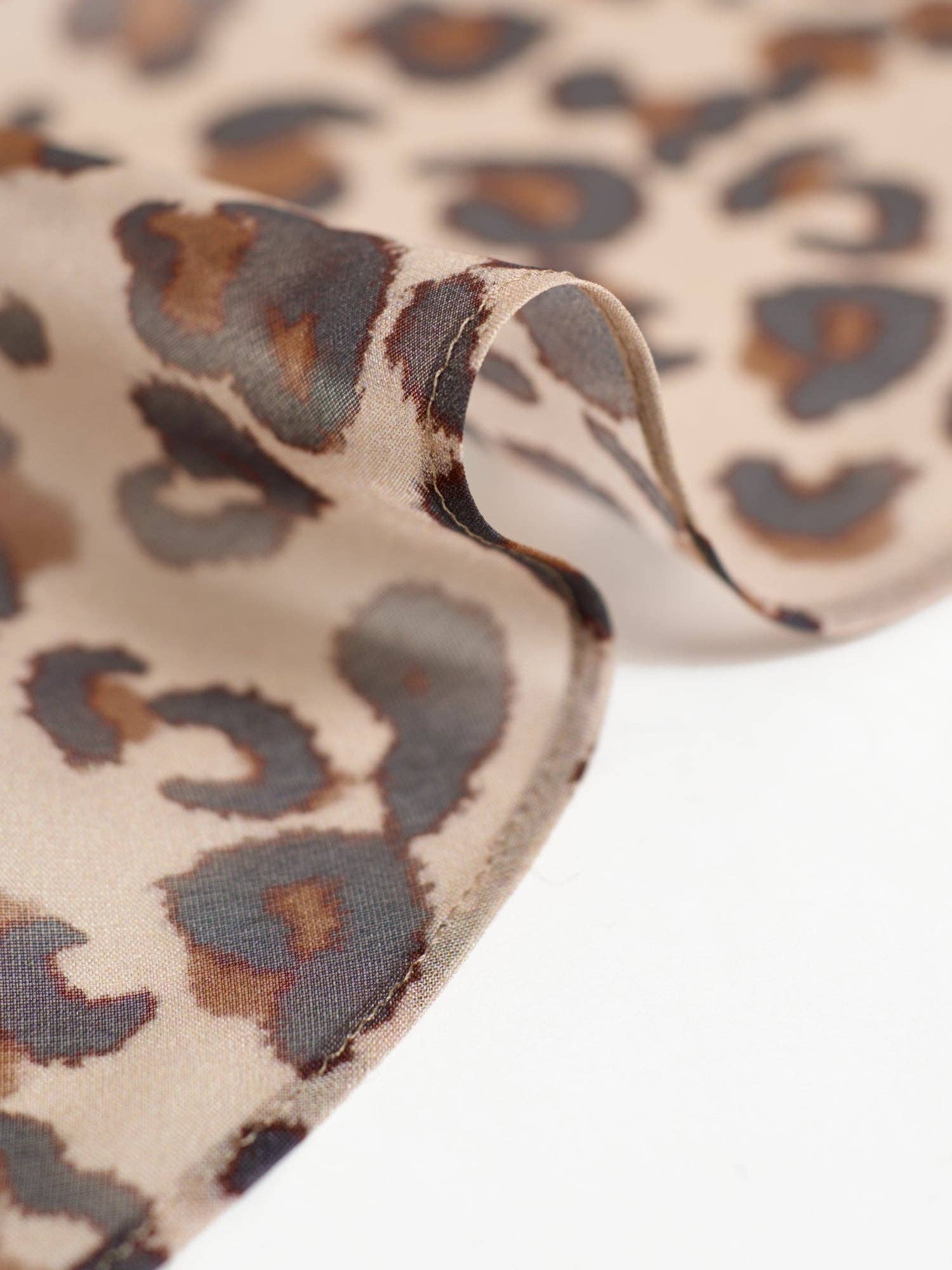 "Spot Chic" Silk Chiffon Neck Scarf - Classic Leopard