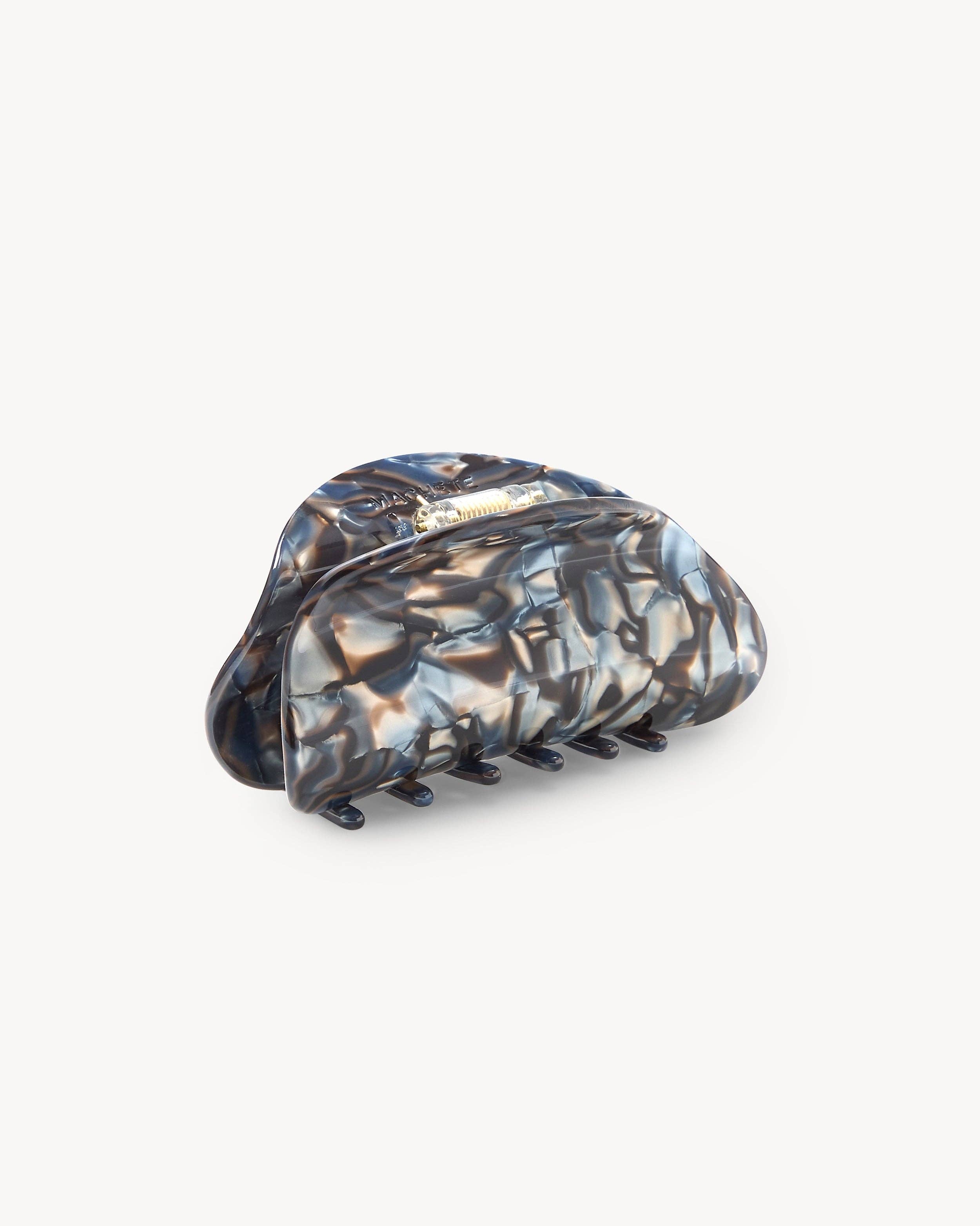 Crescent Claw in Blue Horn