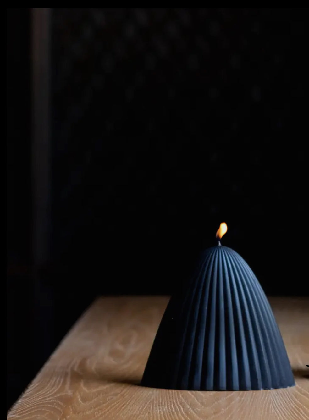 Small tusk beeswax candle
