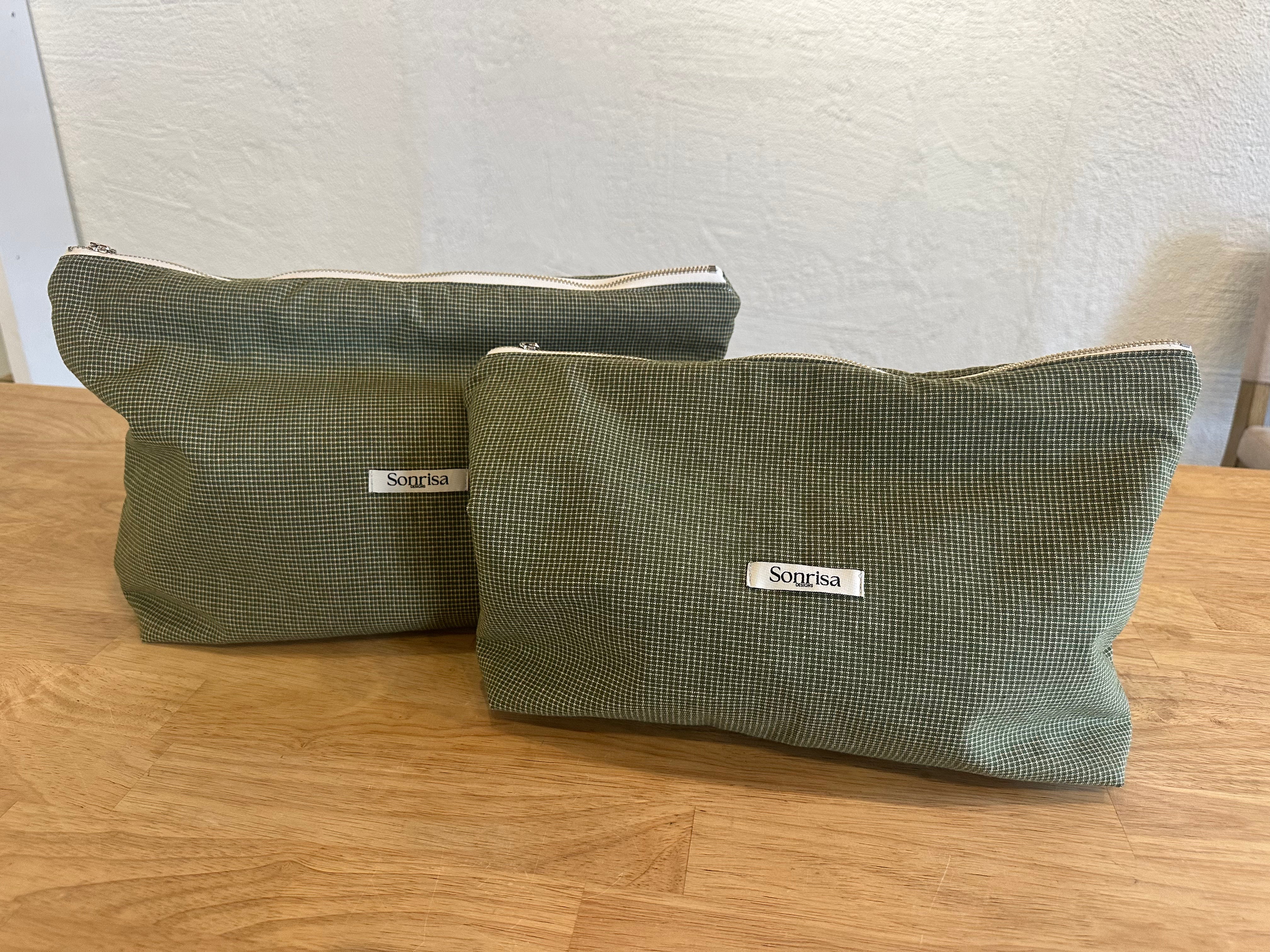 Sonrisa Pouch Bag