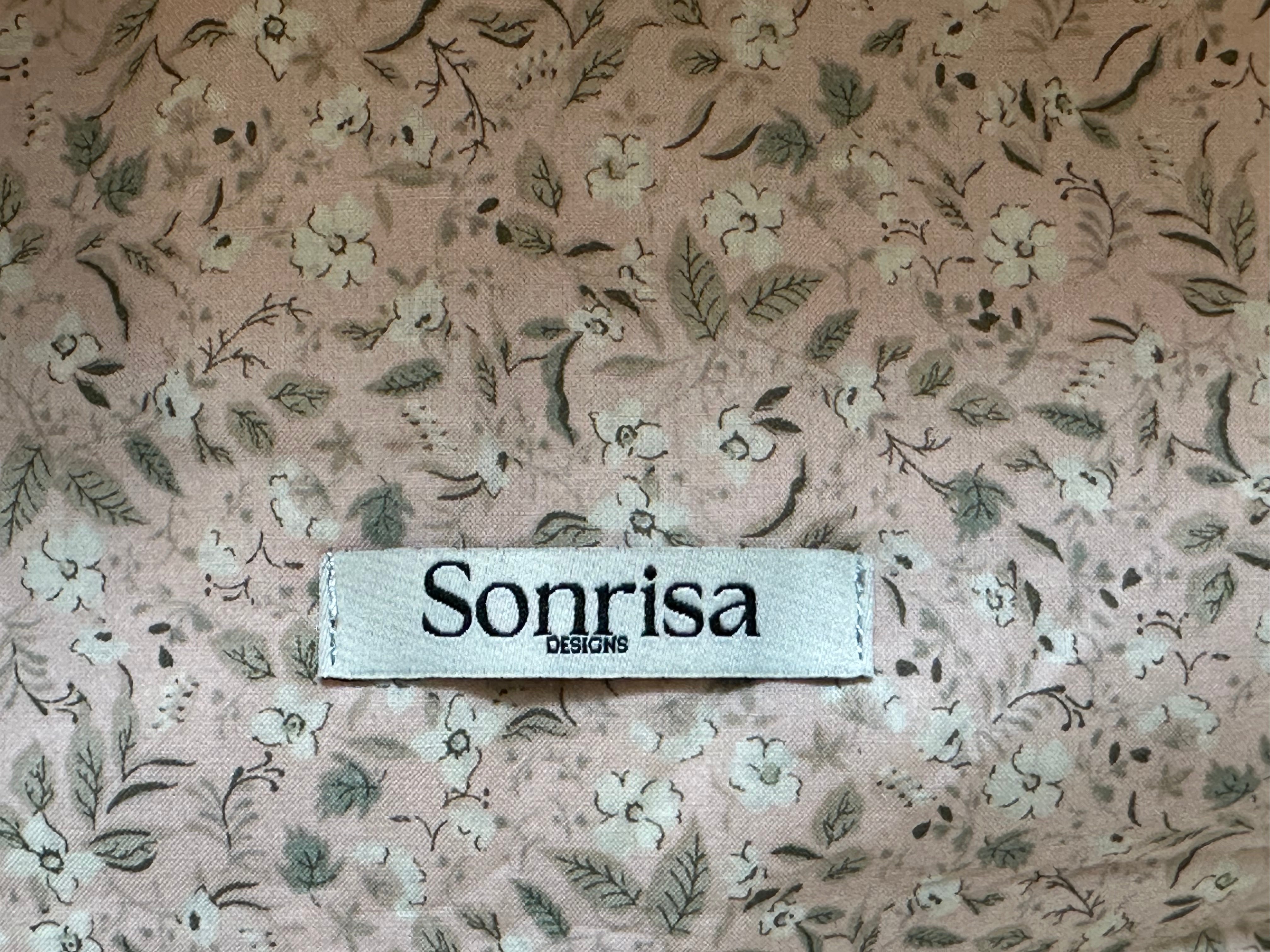 Sonrisa Pouch Bag