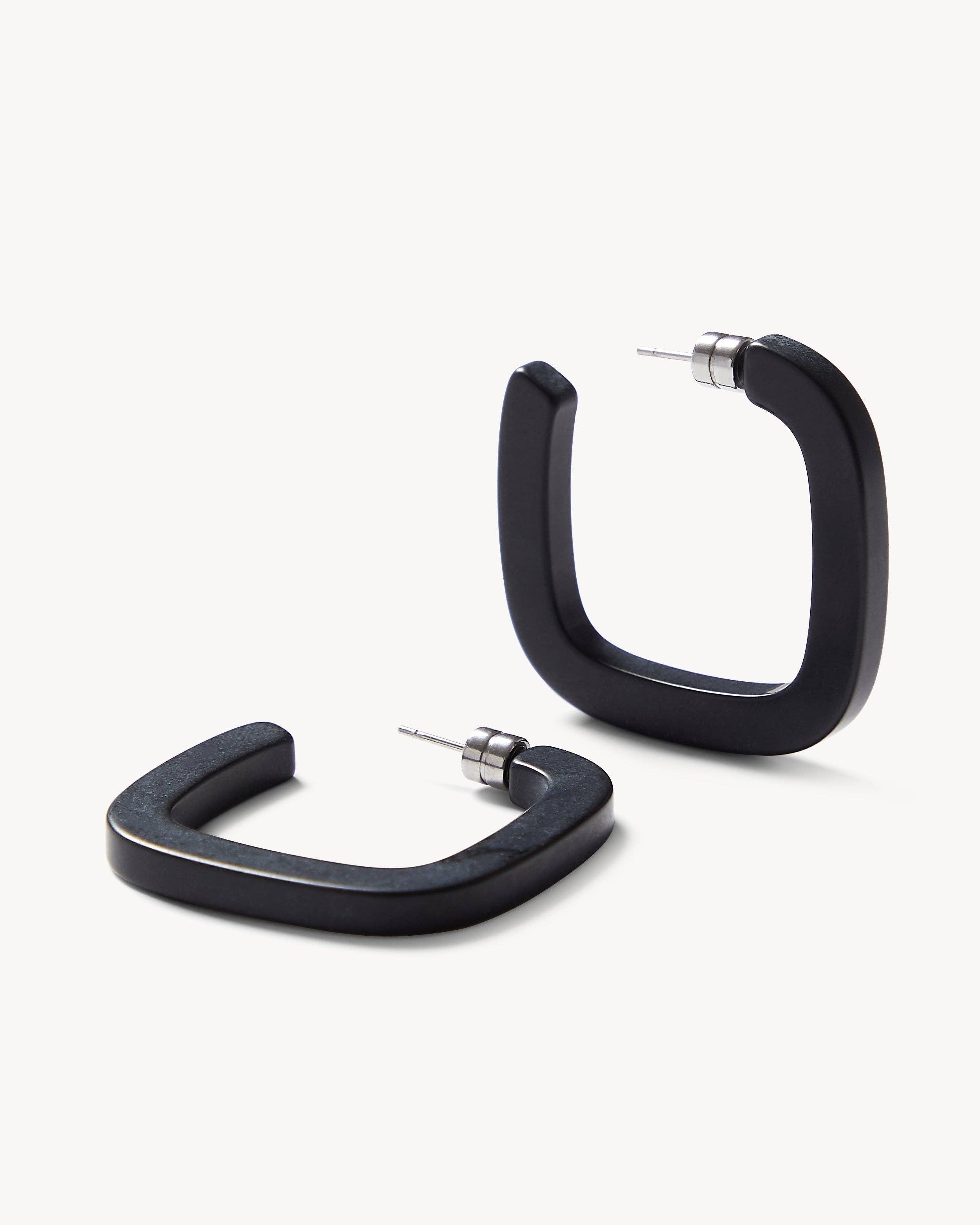 Midi Square Hoops in Black Matte