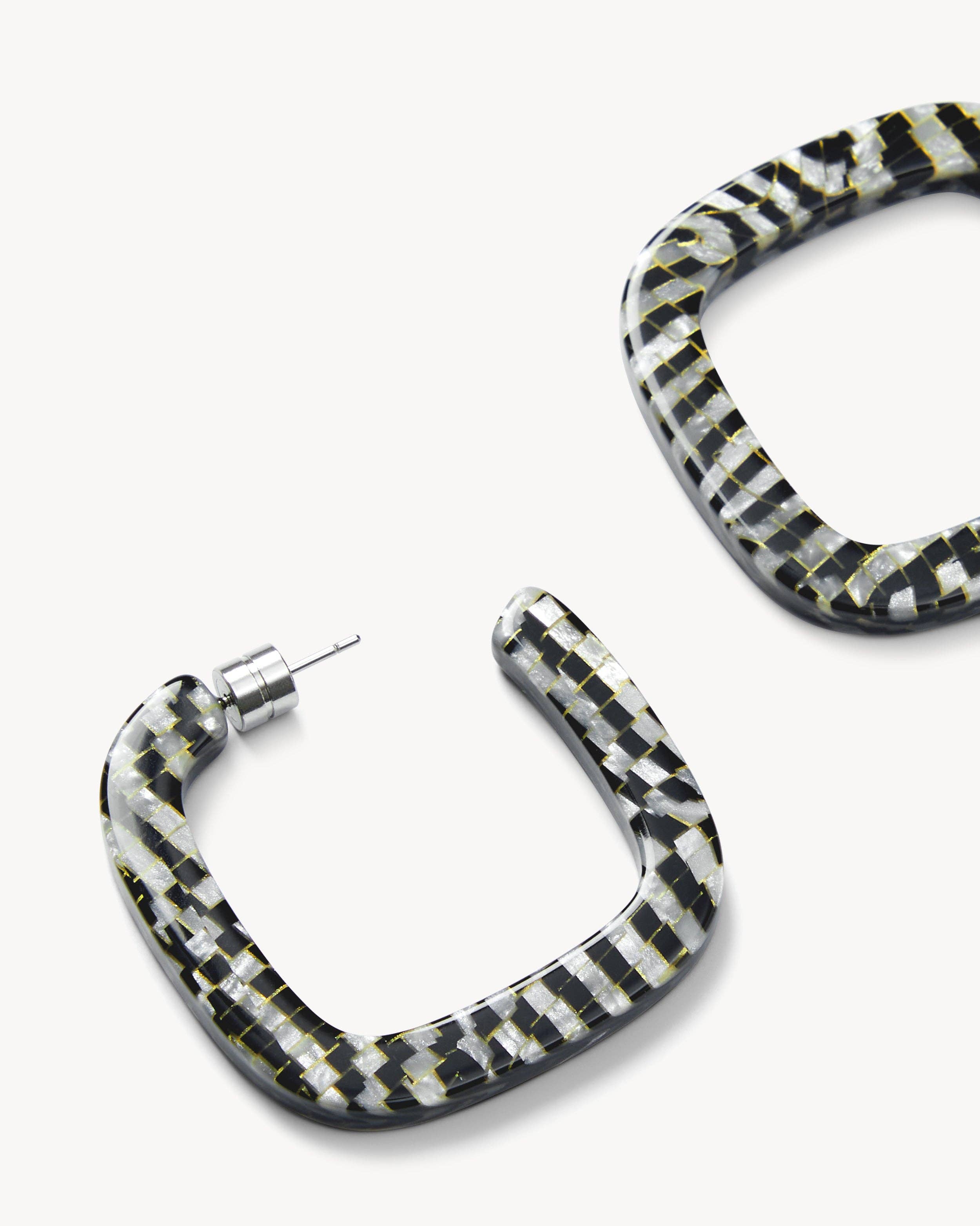 Midi Square Hoops in Perle Noir